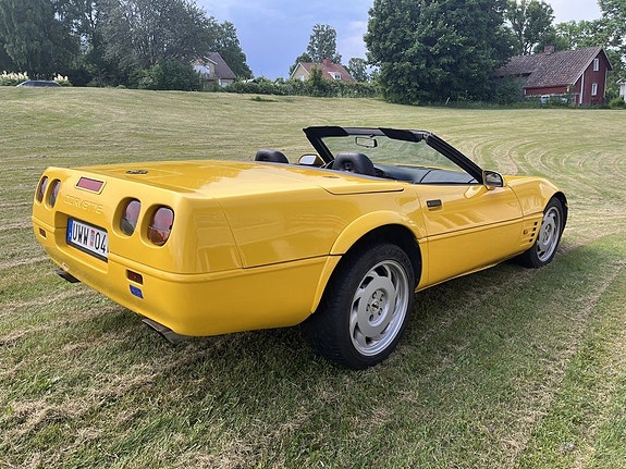Chevrolet Corvette 6 of 17