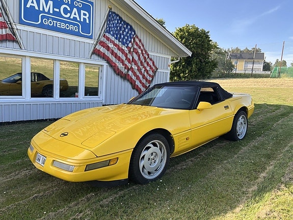 Chevrolet Corvette 2 of 5