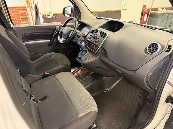 Nissan NV250 9 of 10