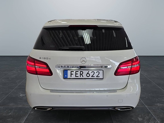 Mercedes-Benz B180 d 5 of 5