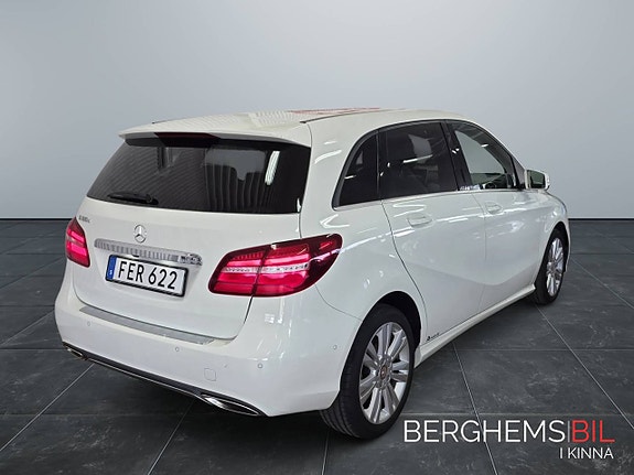 Mercedes-Benz B180 d 4 of 5