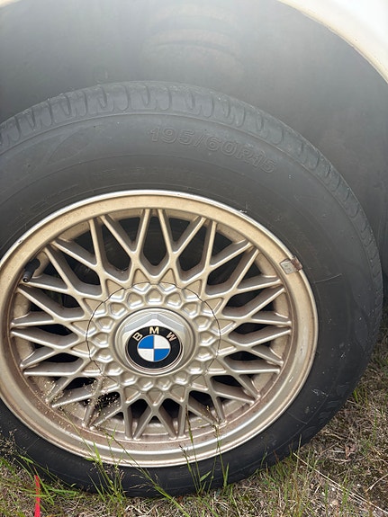 BMW 320i 5 of 5