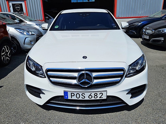 Mercedes-Benz E220 d 2 of 5