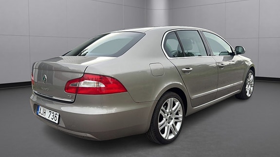 Skoda Superb 3 of 5