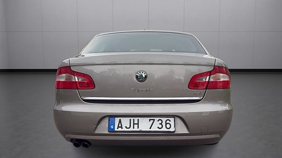 Skoda Superb 4 of 5