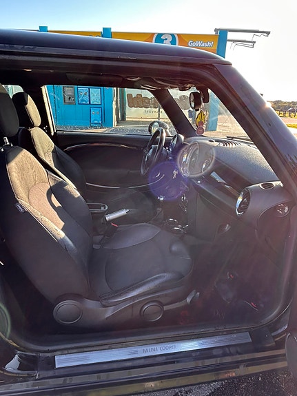 MINI Cooper 5 of 5