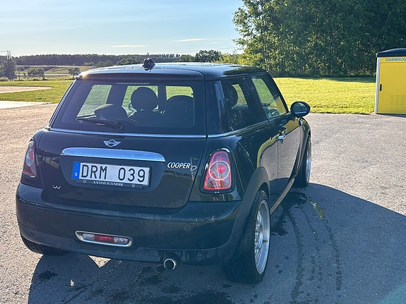 MINI Cooper 3 of 5