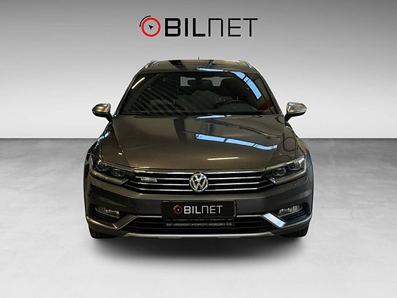 Volkswagen Passat Alltrack 17 of 20