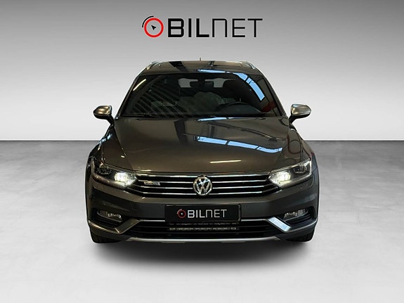 Volkswagen Passat Alltrack 16 of 20