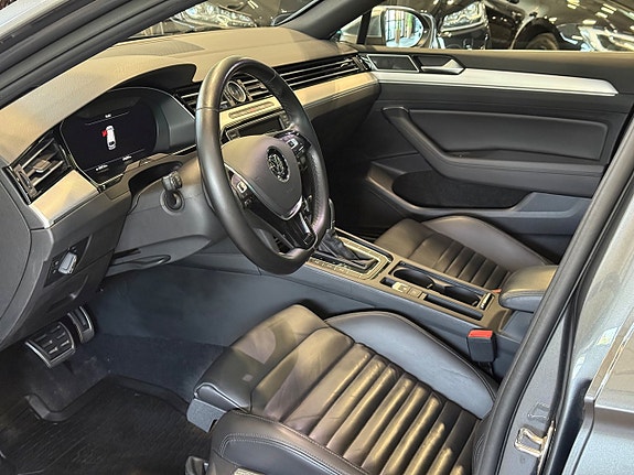 Volkswagen Passat Alltrack 3 of 5