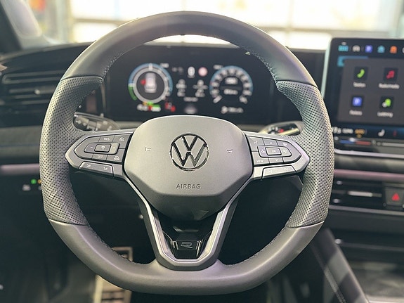 Volkswagen Tiguan 9 of 16