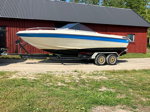 Reinell 185 Bowrider 2 of 4