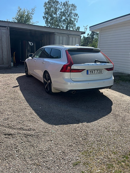 Volvo V90 2 of 3