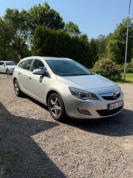 Opel Astra 2 of 5