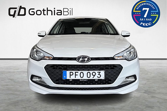 Hyundai i20 2 of 5