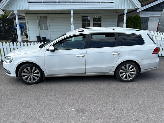 Volkswagen Passat 2 of 4