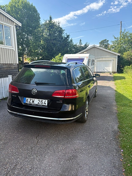 Volkswagen Passat 2 of 4