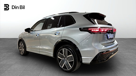 Volkswagen Tiguan 3 of 5