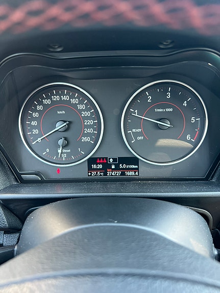 BMW 118d 4 of 5