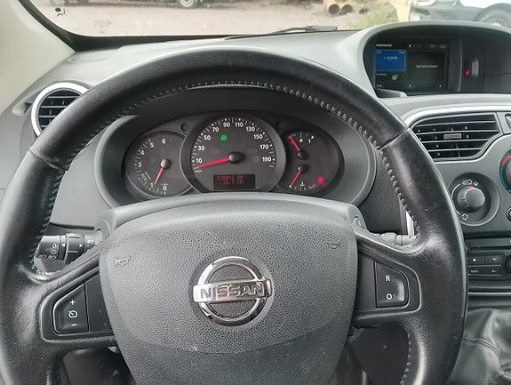 Nissan NV250 12 of 17