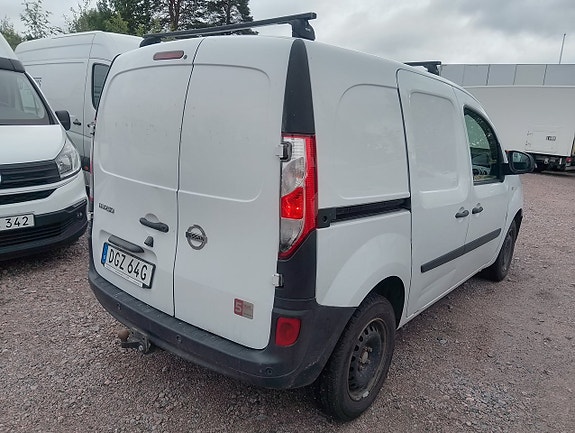 Nissan NV250 7 of 17