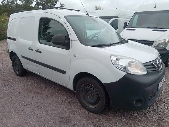 Nissan NV250 6 of 17