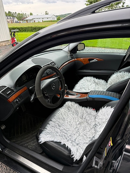Mercedes-Benz E200 5 of 5