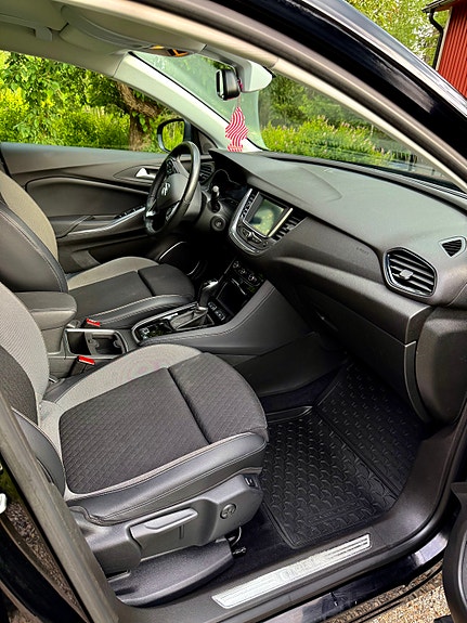 Opel Grandland X 7 of 10