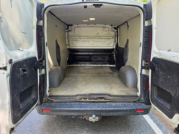 Renault Trafic 7 of 11