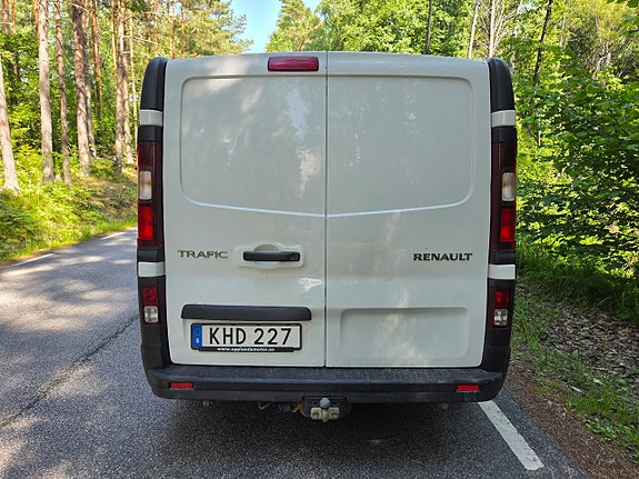 Renault Trafic 8 of 11