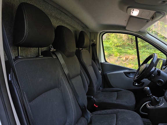 Renault Trafic 5 of 5