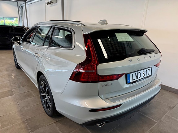 Volvo V60 4 of 5