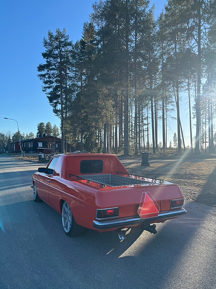 Mercedes-Benz 2 of 5