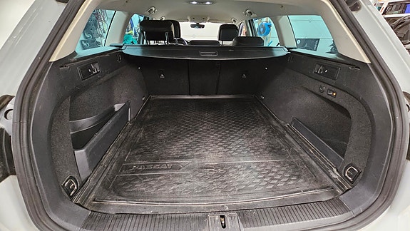 Volkswagen Passat 7 of 9