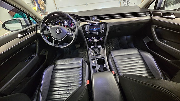 Volkswagen Passat 5 of 5