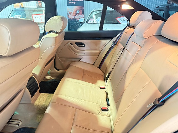 BMW 530i 8 of 16