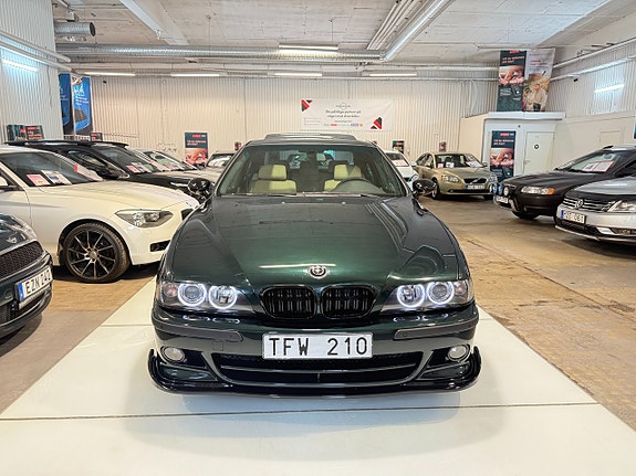 BMW 530i 3 of 5