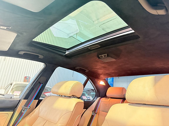 BMW 530i 12 of 16