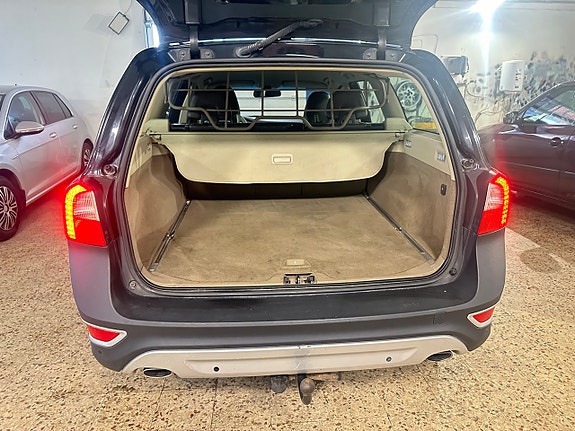 Volvo XC70 12 of 14