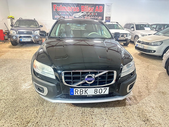 Volvo XC70 2 of 5