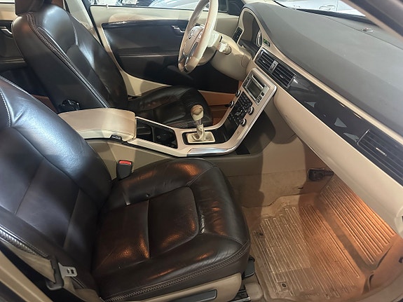 Volvo XC70 7 of 14
