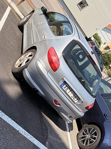 Peugeot 206 3 of 5
