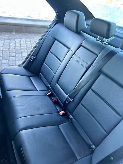 Mercedes-Benz E220 10 of 14