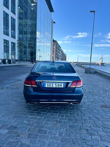 Mercedes-Benz E220 3 of 14