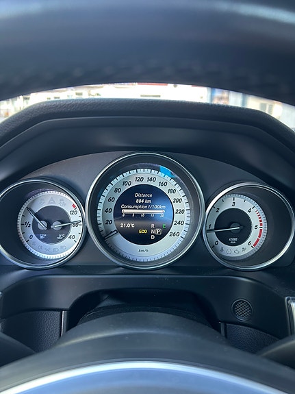 Mercedes-Benz E220 13 of 14
