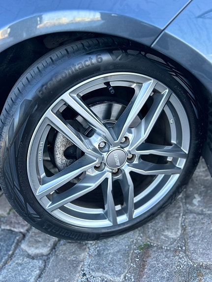 Mercedes-Benz E220 12 of 14
