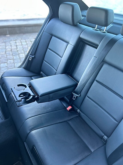 Mercedes-Benz E220 11 of 14