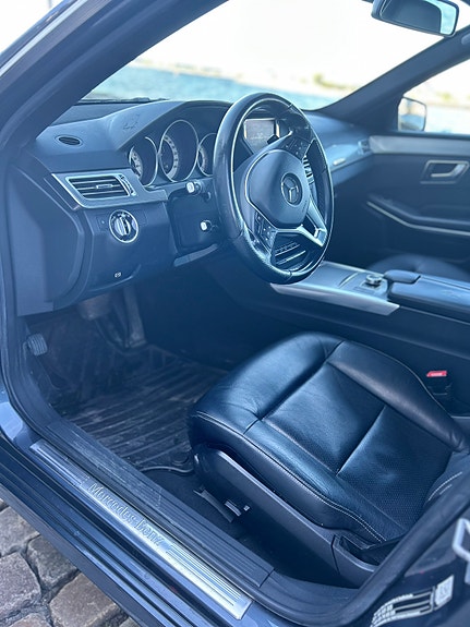 Mercedes-Benz E220 6 of 14