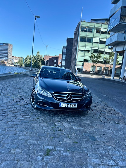 Mercedes-Benz E220 5 of 14