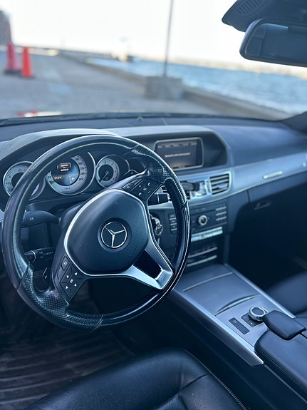 Mercedes-Benz E220 7 of 14